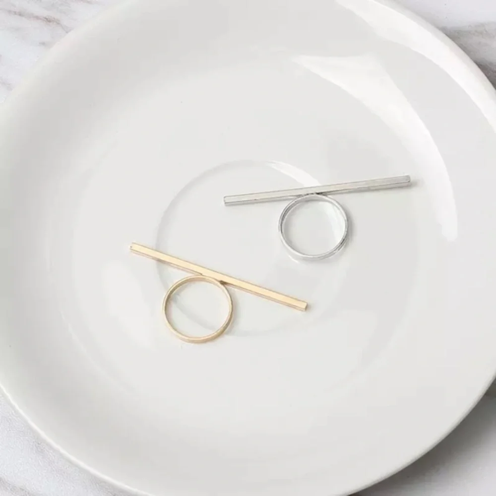 3/$30 💛 🤍 Metal Bar Ring